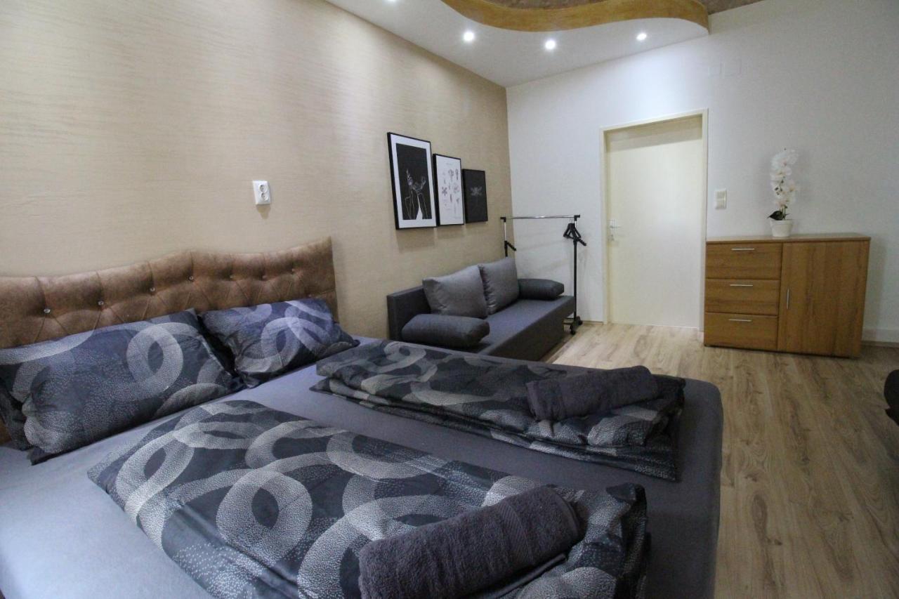 Family Quad Room Rf Wina Bagian luar foto